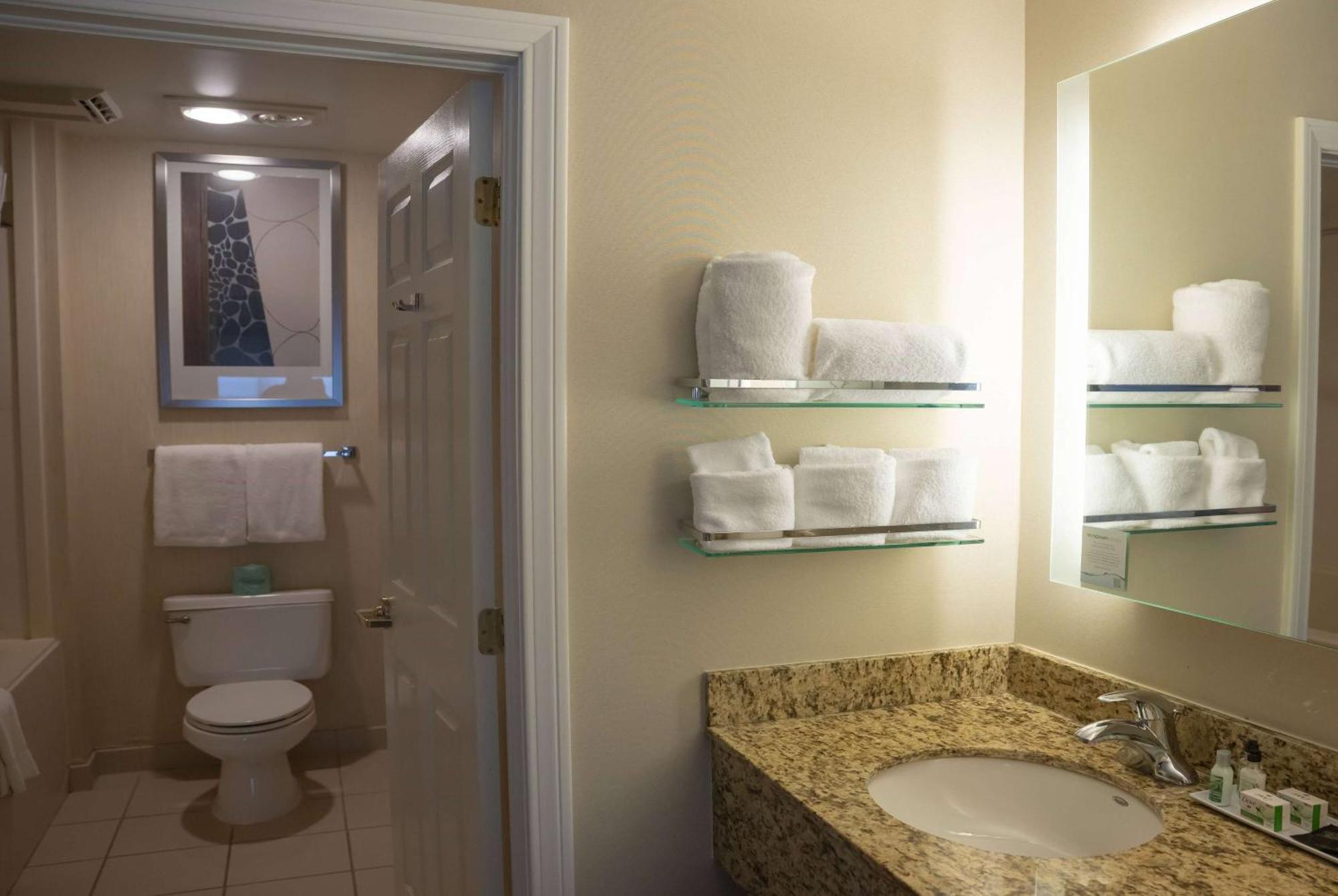 Hawthorn Suites By Wyndham Erie Kearsarge Экстерьер фото