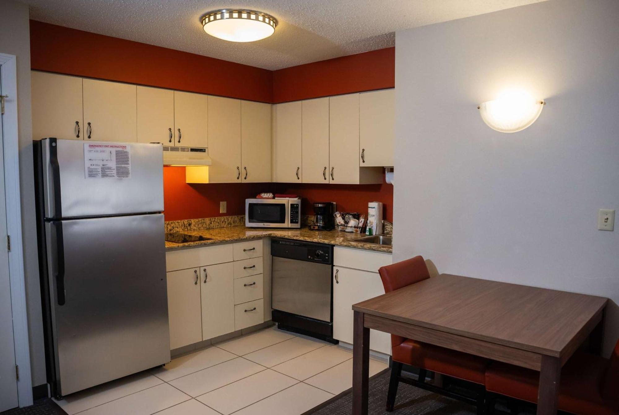 Hawthorn Suites By Wyndham Erie Kearsarge Экстерьер фото