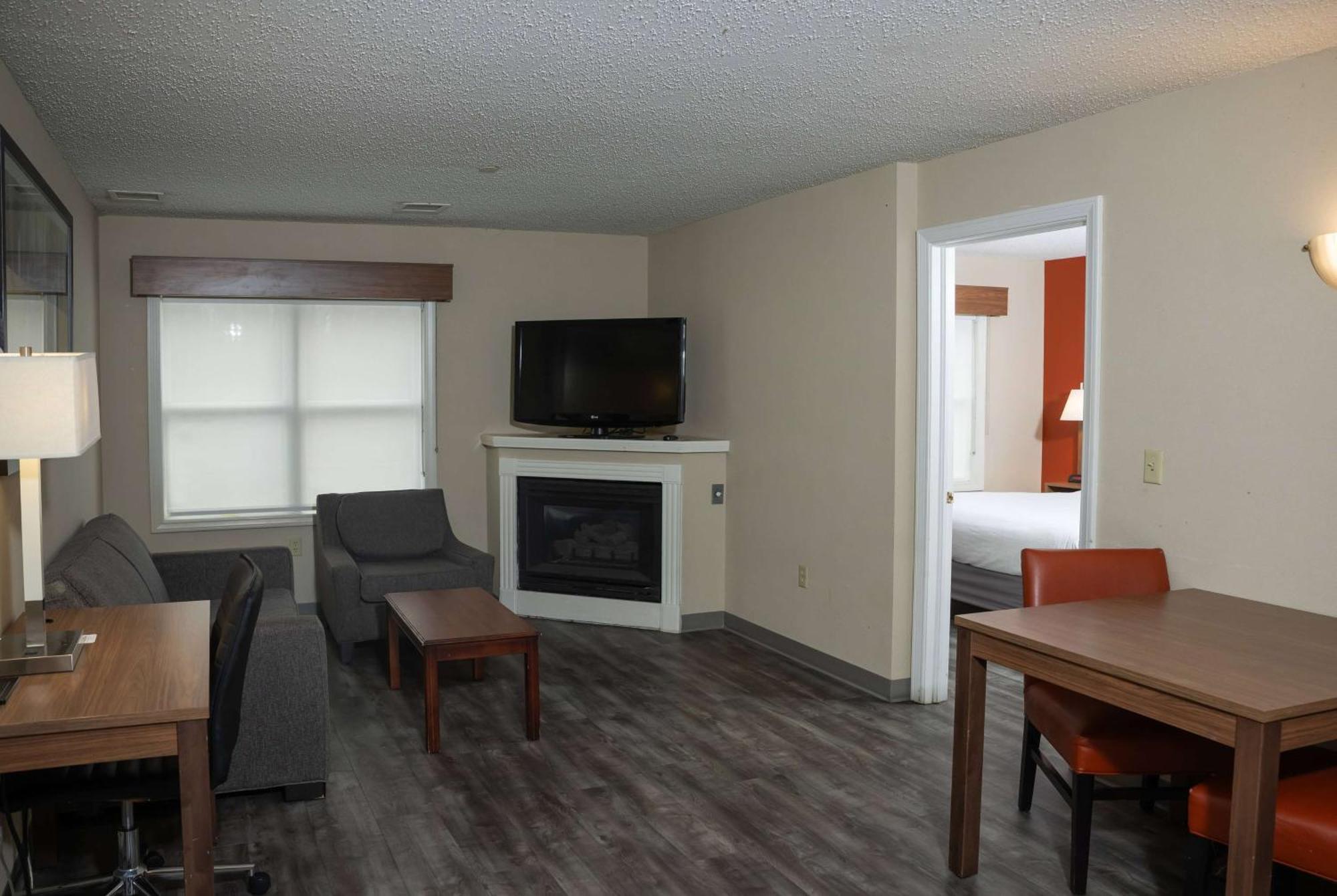 Hawthorn Suites By Wyndham Erie Kearsarge Экстерьер фото