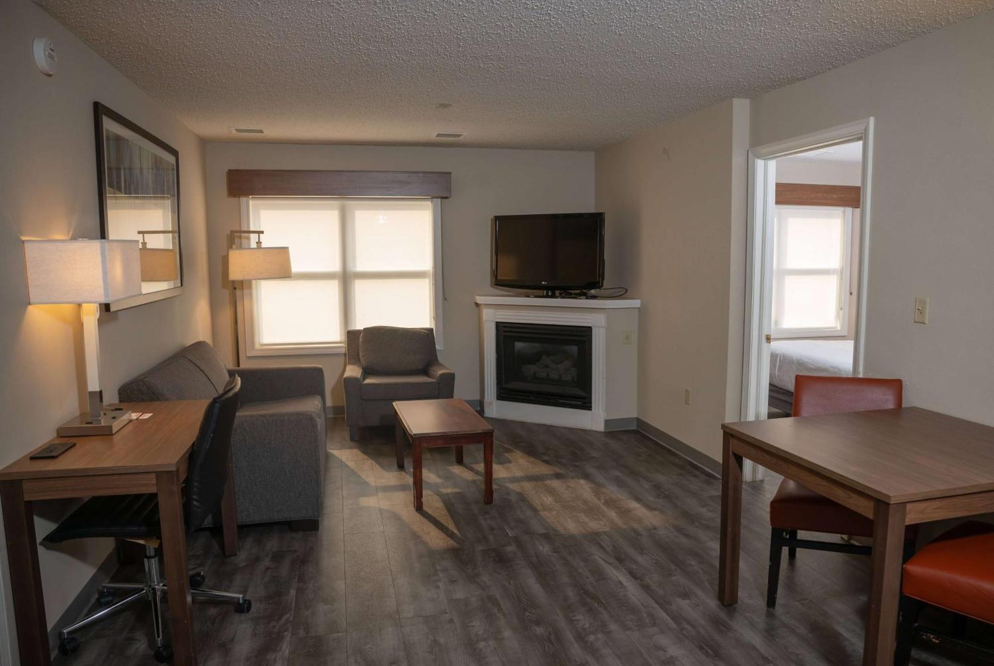 Hawthorn Suites By Wyndham Erie Kearsarge Экстерьер фото